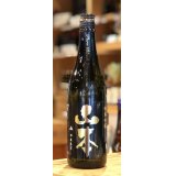 山本 純米吟醸 Pure Black 潤黒 火入　720ml