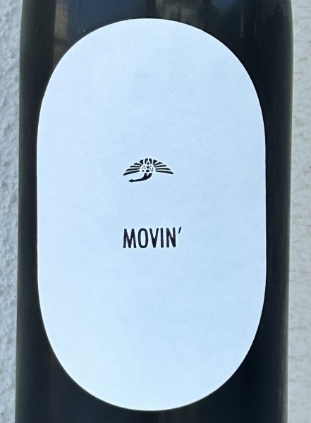画像1: 東鶴 純米吟醸生 MOVIN'（ムービン） 720ml (1)