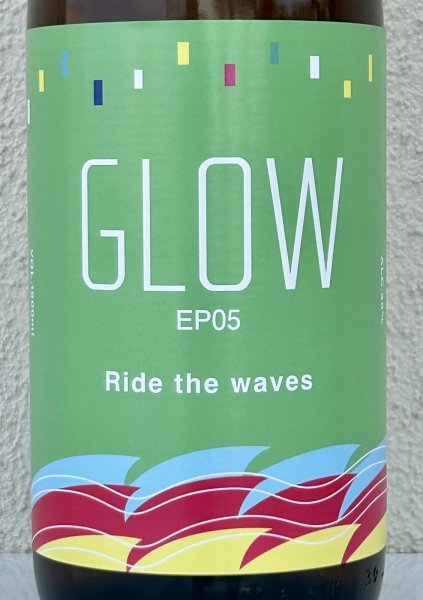 画像1: 若潮 GLOW EP05 芋焼酎25度 1.8L (1)